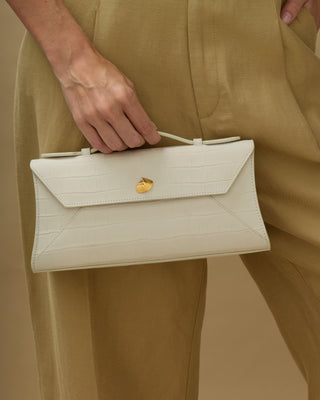 Cassandra Clutch