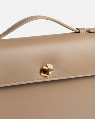 Cassandra Clutch